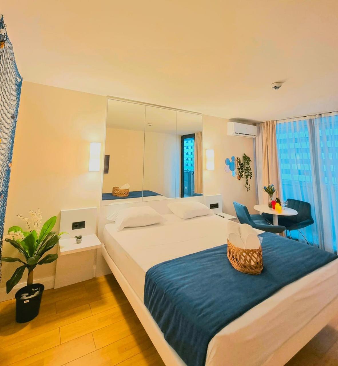Orbi City Aparthotel Batumi Exterior photo